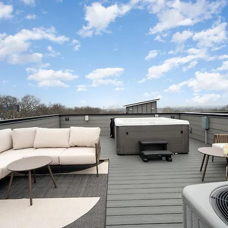Backstage - 3 Units - Rooftop Hot Tubs